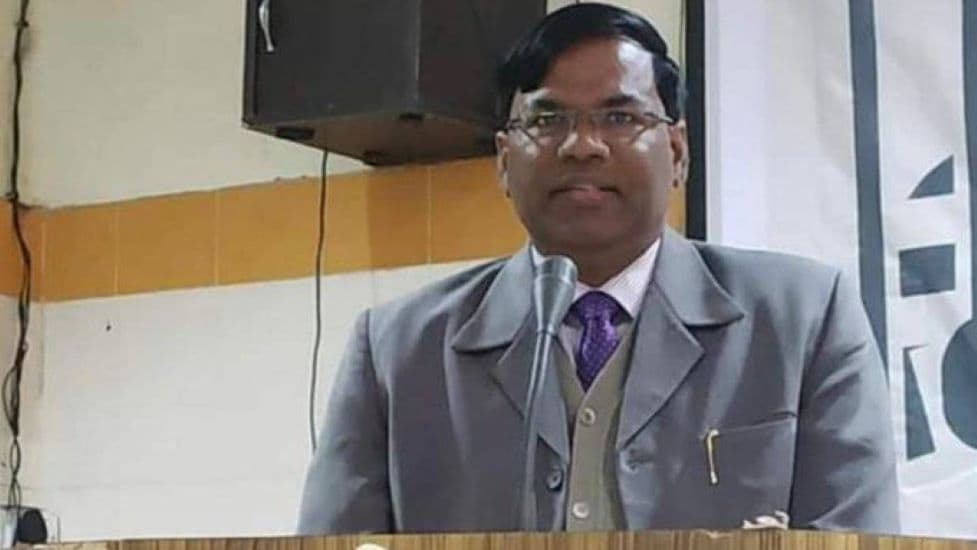 23 लोगों को फाँसी देने वाले जज रवि दिवाकर बोले- एनकाउंटर, NSA हिरासत नीति से UP में अपराध घटे 23 लोगों को फाँसी देने वाले जज रवि दिवाकर बोले- एनकाउंटर, NSA हिरासत नीति से UP में अपराध घटे