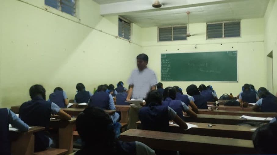 ये कैसी राष्ट्रीय शिक्षा नीति! 3 साल में विद्यार्थियों की संख्या सवा तीन करोड़ घटी ये कैसी राष्ट्रीय शिक्षा नीति! 3 साल में विद्यार्थियों की संख्या सवा तीन करोड़ घटी