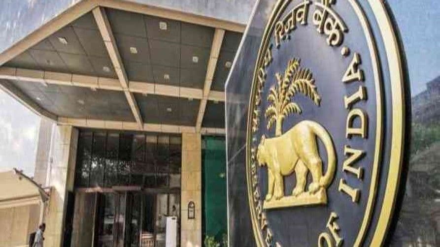 RBI ने रेपो रेट 25 प्वाइंट घटाकर 5.25% किया, क्या आपकी EMI कम होगी? RBI ने रेपो रेट 25 प्वाइंट घटाकर 5.25% किया, क्या आपकी EMI कम होगी?