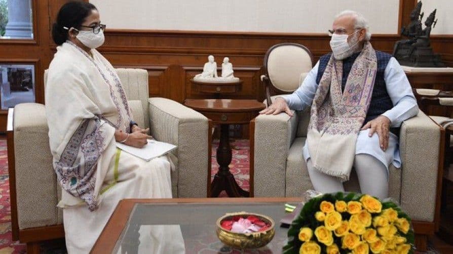 हज़ारों करोड़ की पीएम की घोषणा से पहले ममता का 5 समुदायों पर दाँव; बीजेपी को चुनौती हज़ारों करोड़ की पीएम की घोषणा से पहले ममता का 5 समुदायों पर दाँव; बीजेपी को चुनौती