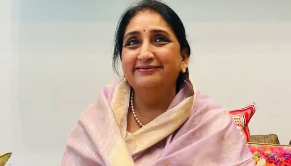 अजित पवार की पत्नी सुनेत्रा बनेंगी उपमुख्यमंत्री, शनिवार को लेंगी शपथ: रिपोर्ट अजित पवार की पत्नी सुनेत्रा बनेंगी उपमुख्यमंत्री, शनिवार को लेंगी शपथ: रिपोर्ट