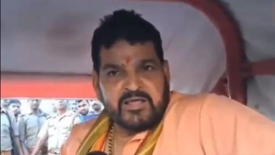 कुश्ती लीग लॉन्च में यौन उत्पीड़न के आरोपी बृज भूषण को 'सम्मानित मेहमान' क्यों बनाया? कुश्ती लीग लॉन्च में यौन उत्पीड़न के आरोपी बृज भूषण को 'सम्मानित मेहमान' क्यों बनाया?