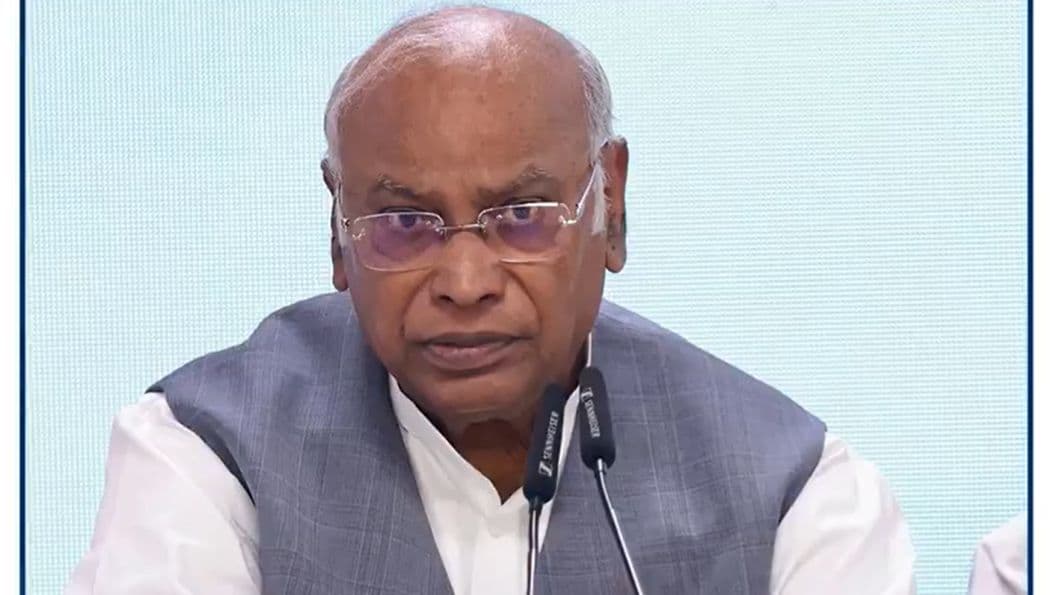 G RAM G सिर्फ़ नाम बदलने का मामला नहीं, रोजगार के हक योजना की योजनाबद्ध हत्या - कांग्रेस G RAM G सिर्फ़ नाम बदलने का मामला नहीं, रोजगार के हक योजना की योजनाबद्ध हत्या - कांग्रेस