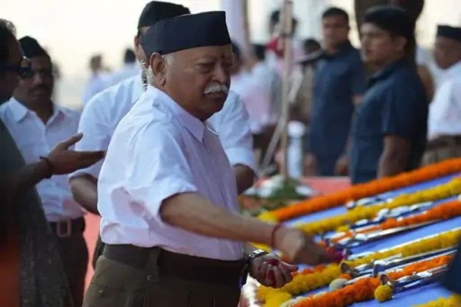 शस्त्र पूजन के बाद RSS प्रमुख मोहन भागवत बोले- 'भारत में सत्ता परिवर्तन (रिजीम चेंज) नहीं होगा' शस्त्र पूजन के बाद RSS प्रमुख मोहन भागवत बोले- 'भारत में सत्ता परिवर्तन (रिजीम चेंज) नहीं होगा'