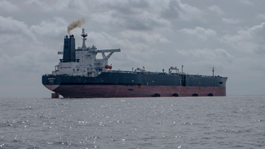 भारत से लौटते ईरानी जहाज़ पर श्रीलंका के पास यूएस पनडुब्बी से हमला, 87 की मौत भारत से लौटते ईरानी जहाज़ पर श्रीलंका के पास यूएस पनडुब्बी से हमला, 87 की मौत