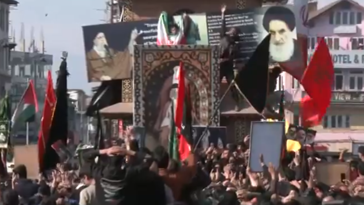 ख़ामेनेई की मौत पर मुस्लिम वर्ल्ड में प्रोटेस्ट; कराची में 12 मरे, कश्मीर में सड़कों पर उतरे ख़ामेनेई की मौत पर मुस्लिम वर्ल्ड में प्रोटेस्ट; कराची में 12 मरे, कश्मीर में सड़कों पर उतरे