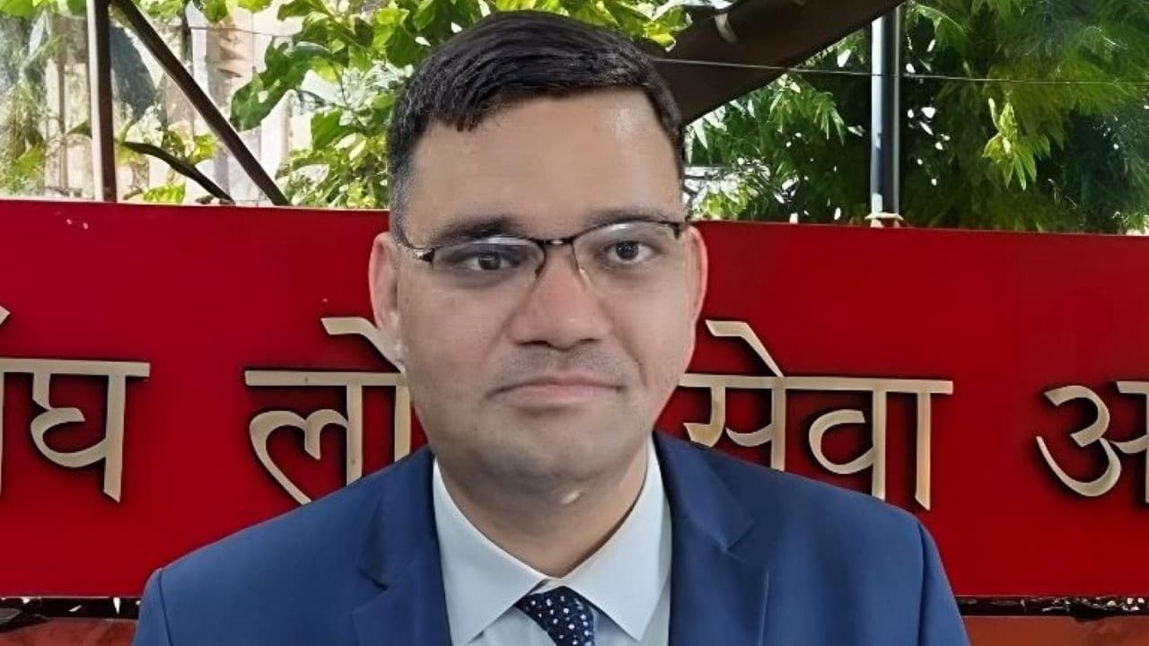 यूपीः आईएएस रिंकू सिंह का इस्तीफा यूपी सरकार की दलित विरोधी मानसिकता का नया सबूत यूपीः आईएएस रिंकू सिंह का इस्तीफा यूपी सरकार की दलित विरोधी मानसिकता का नया सबूत