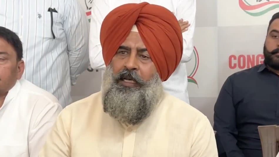 पंजाब कांग्रेस के नए अध्यक्ष बने पूर्व हॉकी कप्तान परगट सिंह, राजा वडिंग की जगह संभालेंगे कमान पंजाब कांग्रेस के नए अध्यक्ष बने पूर्व हॉकी कप्तान परगट सिंह, राजा वडिंग की जगह संभालेंगे कमान