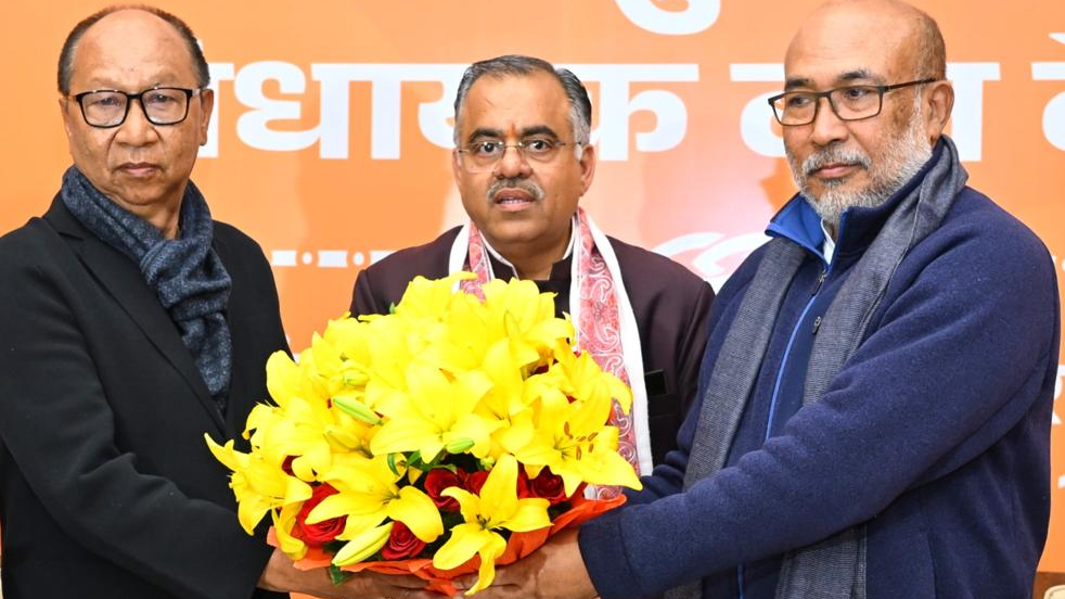 बीजेपी के वाई खेमचंद होंगे मणिपुर के नये मुख्यमंत्री, एक साल से राष्ट्रपति शासन था बीजेपी के वाई खेमचंद होंगे मणिपुर के नये मुख्यमंत्री, एक साल से राष्ट्रपति शासन था