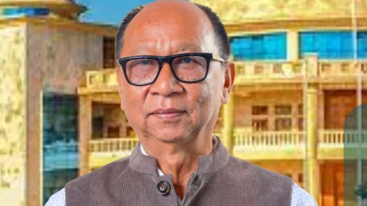 खेमचंद सिंह ने ली मणिपुर सीएम पद की शपथ; राष्ट्रपति शासन ख़त्म खेमचंद सिंह ने ली मणिपुर सीएम पद की शपथ; राष्ट्रपति शासन ख़त्म