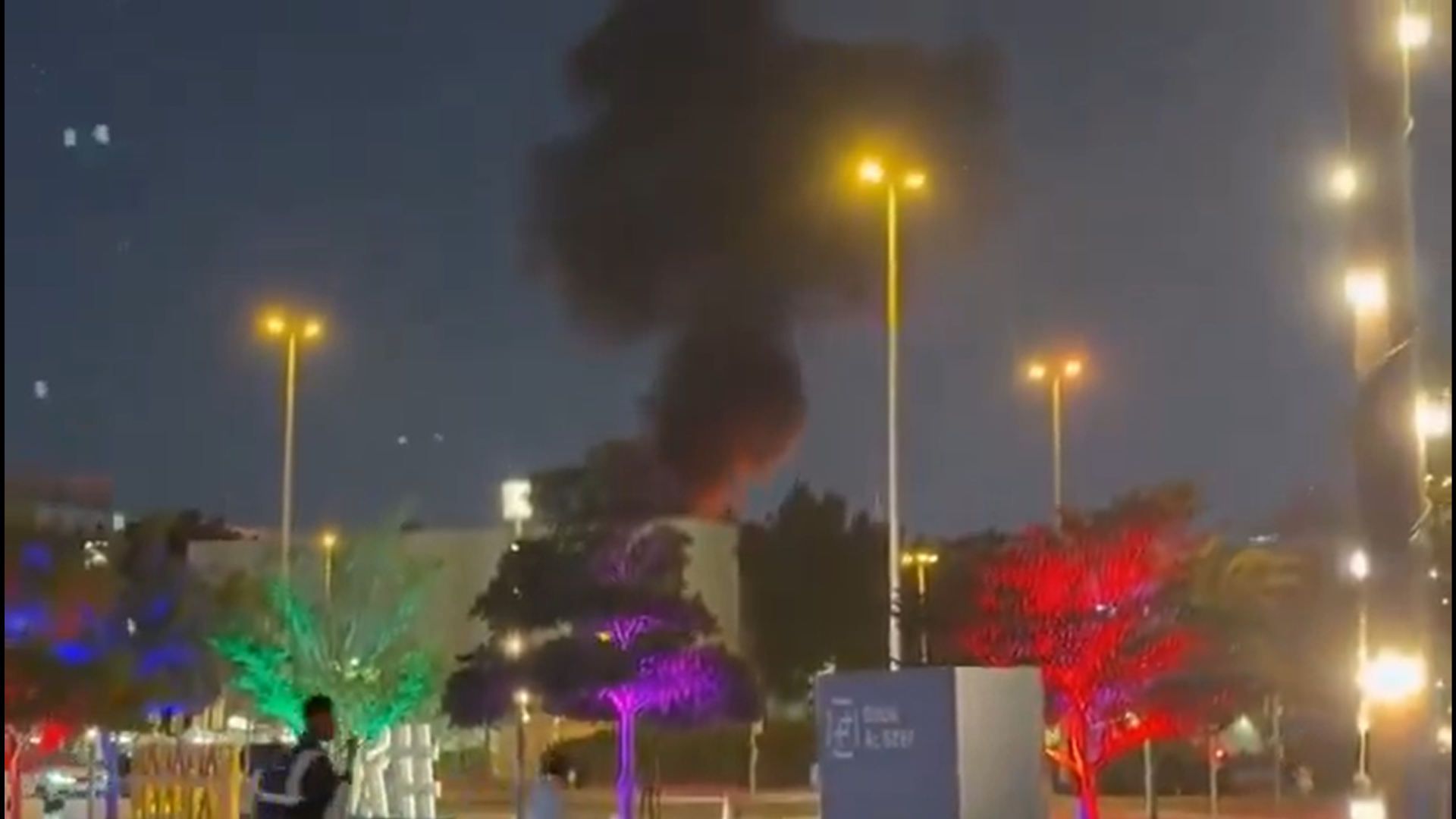 Live दुबई में यूएस एम्बैसी पर ड्रोन से हमला, ईरान में अब तक 1000 मौतें, कई ठिकाने तबाह Live दुबई में यूएस एम्बैसी पर ड्रोन से हमला, ईरान में अब तक 1000 मौतें, कई ठिकाने तबाह