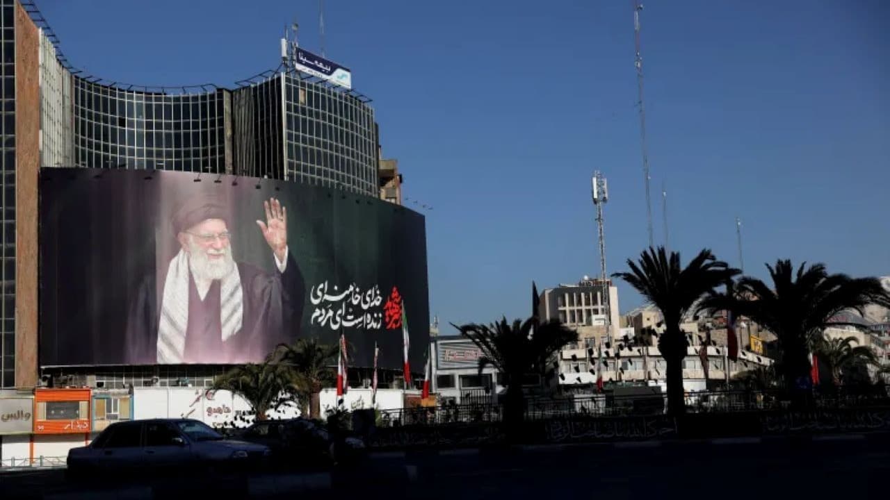 खामेनेई की जगह लेने वाले को भी मार देंगेः इसराइल, मशहद में सुपुर्दे खाक की तैयारी खामेनेई की जगह लेने वाले को भी मार देंगेः इसराइल, मशहद में सुपुर्दे खाक की तैयारी