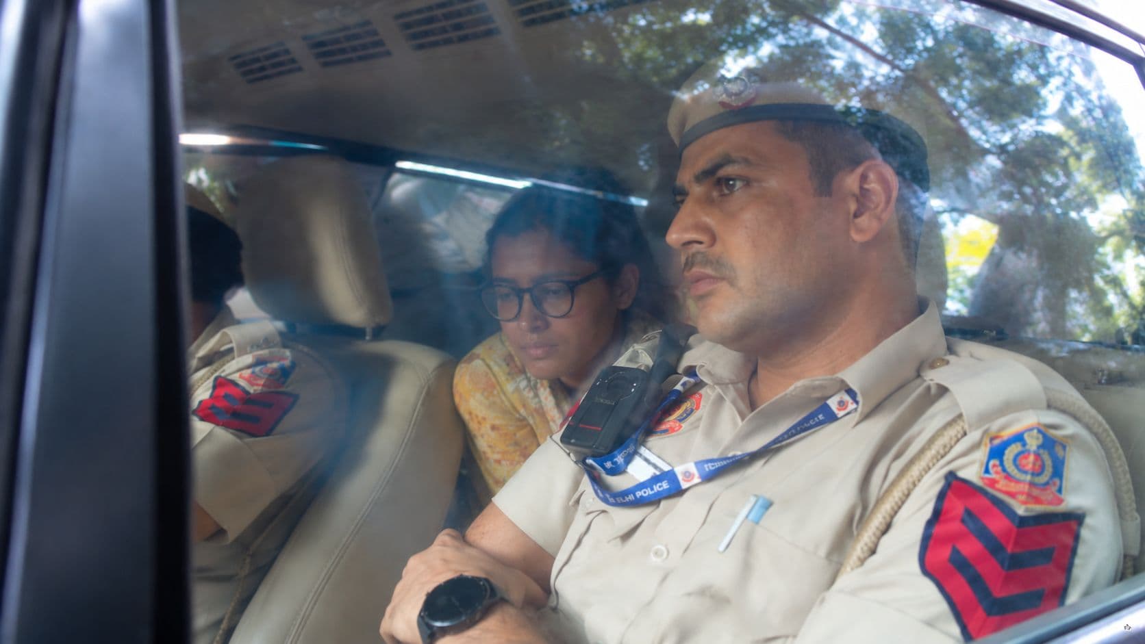 ज्ञानेश कुमार विरोधी प्रदर्शनः दिल्ली में आइसा की नेहा पुलिस हिरासत से रिहा, इंडिया गेट पर भारी पुलिस बल तैनात ज्ञानेश कुमार विरोधी प्रदर्शनः दिल्ली में आइसा की नेहा पुलिस हिरासत से रिहा, इंडिया गेट पर भारी पुलिस बल तैनात