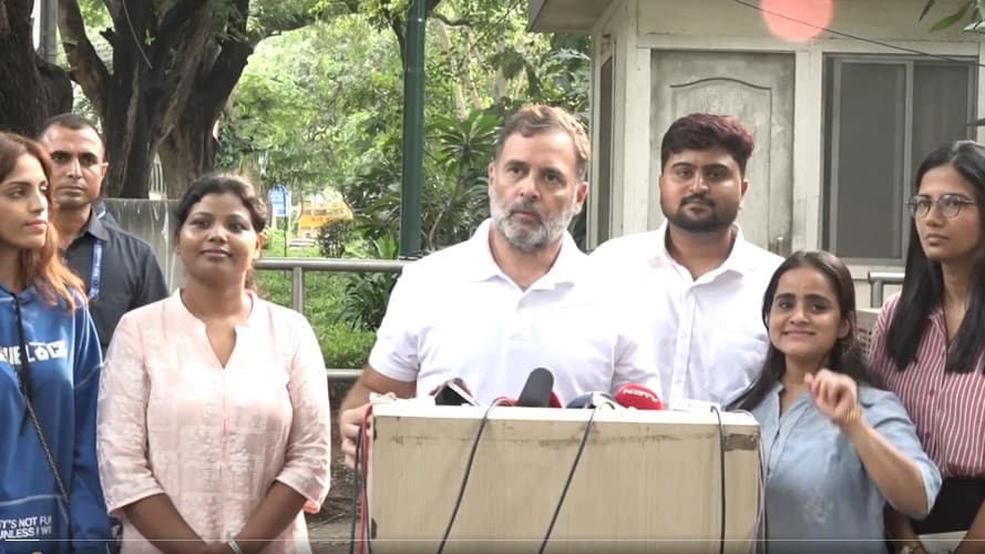 जंतर मंतर प्रोटेस्ट: 'युवाओं को प्रताड़ित किया जा रहा है, पर मोदी-शाह में बोलने की हिम्मत नहीं'- राहुल जंतर मंतर प्रोटेस्ट: 'युवाओं को प्रताड़ित किया जा रहा है, पर मोदी-शाह में बोलने की हिम्मत नहीं'- राहुल