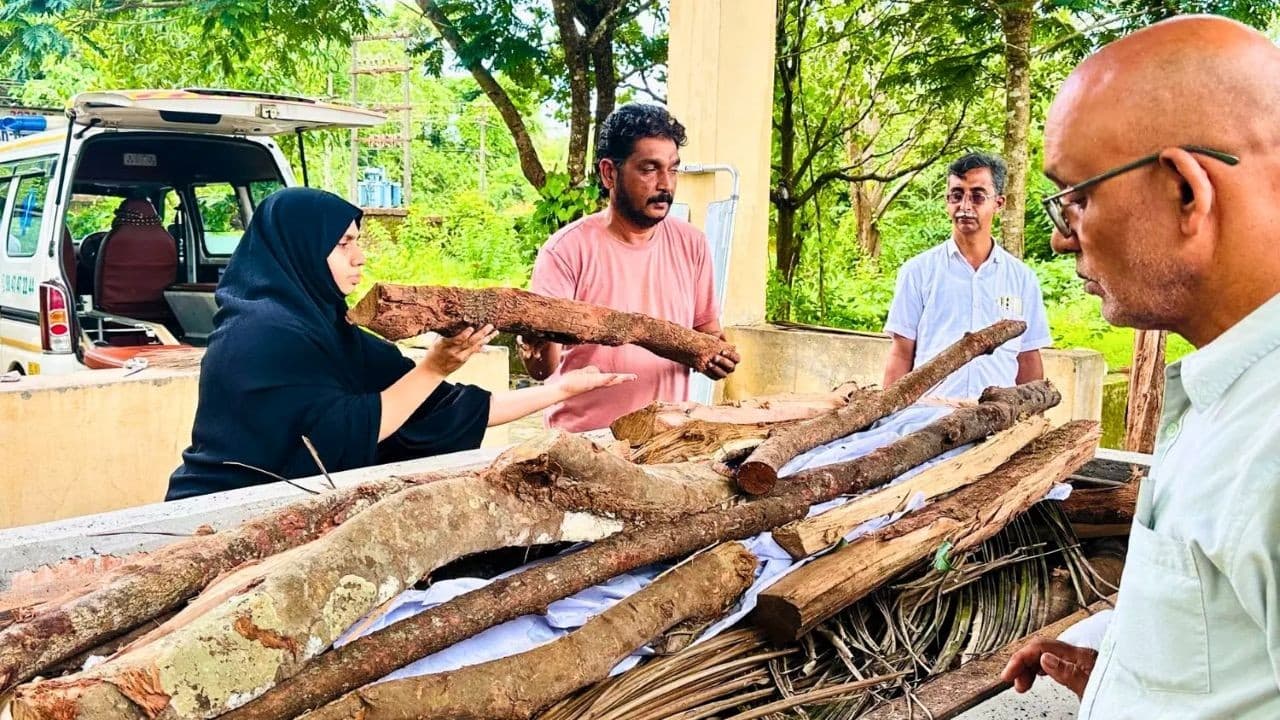 मुस्लिम महिला ने संघ कार्यकर्ता का किया अंतिम संस्कार, RSS को सद्भाव से घृणा क्यों मुस्लिम महिला ने संघ कार्यकर्ता का किया अंतिम संस्कार, RSS को सद्भाव से घृणा क्यों