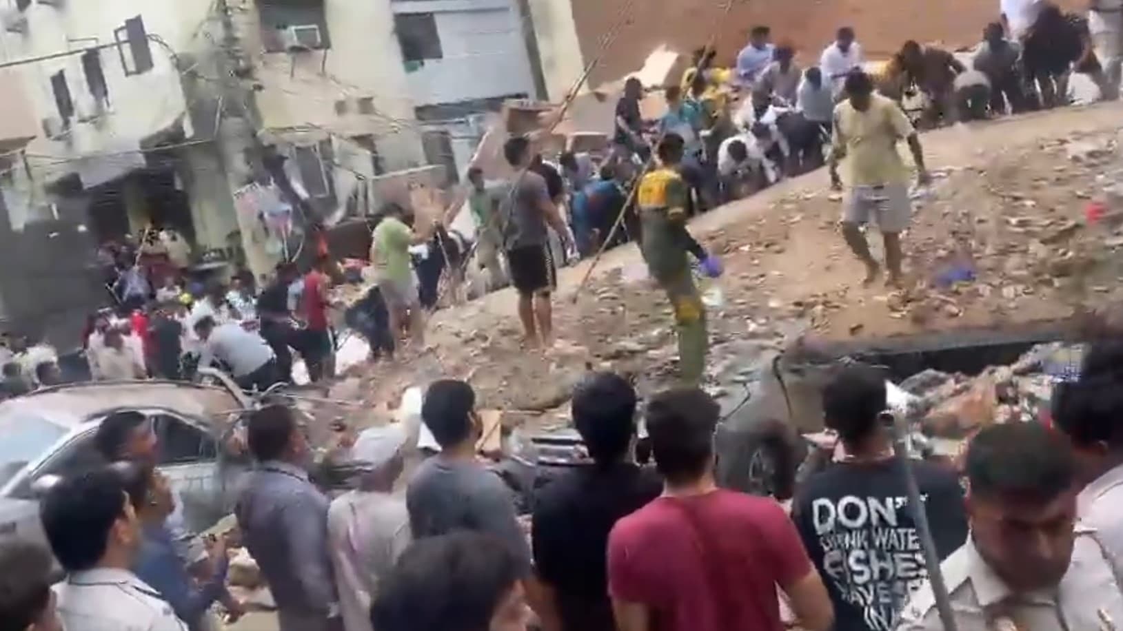 दिल्ली में PG बिल्डिंग ढहने से 6 लोगों की मौत, भवन मालिक के ख़िलाफ़ FIR दिल्ली में PG बिल्डिंग ढहने से 6 लोगों की मौत, भवन मालिक के ख़िलाफ़ FIR