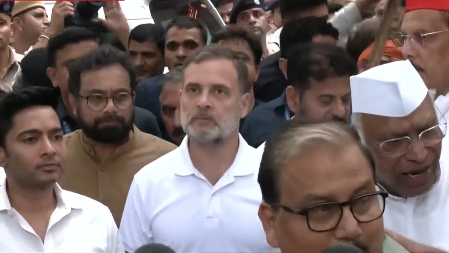 INDIA गठबंधन का भी सोमवार को बड़ा प्रदर्शन, ‘वोट चोरी’ के ख़िलाफ़ लड़ाई INDIA गठबंधन का भी सोमवार को बड़ा प्रदर्शन, ‘वोट चोरी’ के ख़िलाफ़ लड़ाई