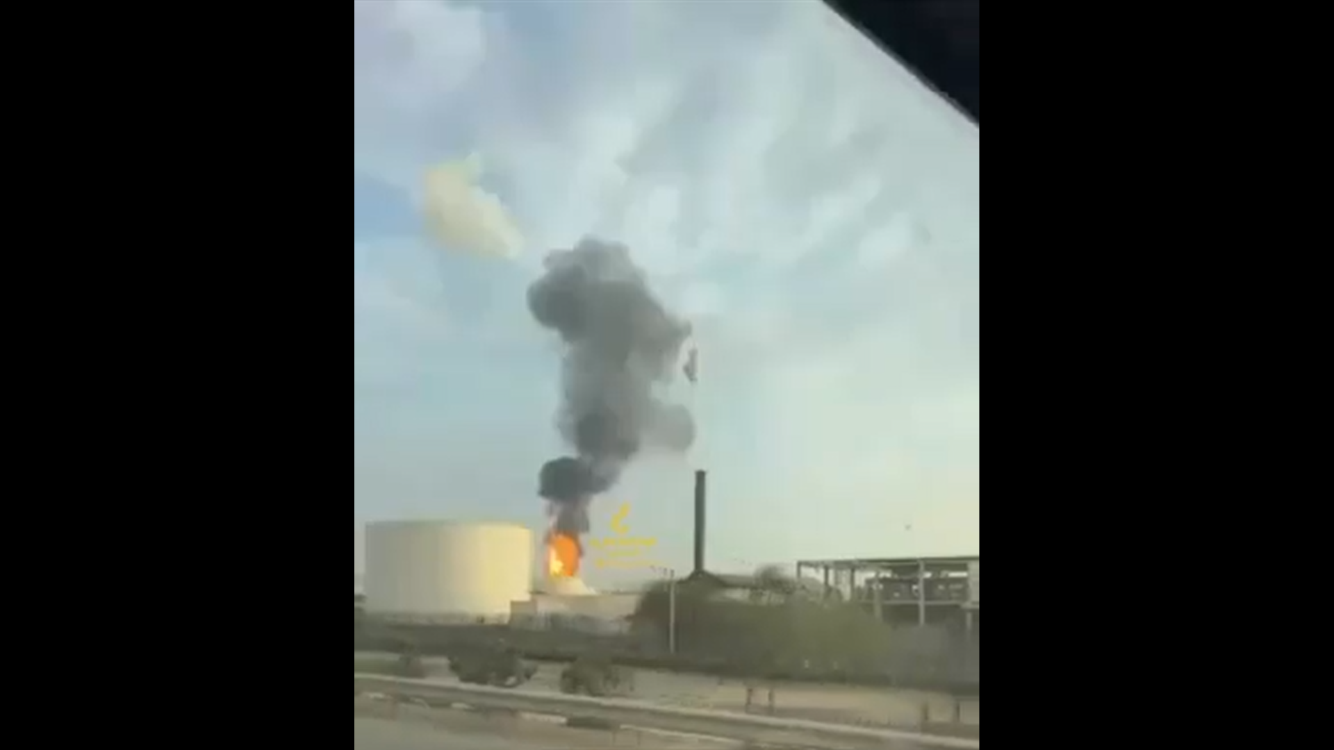 Live इसराइल ने केमिकल वेपन इस्तेमाल किया, बहरीन में रिफाइनरी बंद, ईरान पर फिर हमले Live इसराइल ने केमिकल वेपन इस्तेमाल किया, बहरीन में रिफाइनरी बंद, ईरान पर फिर हमले