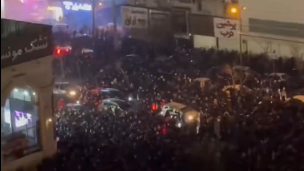 ईरान की ये कैसी चेतावनी! प्रदर्शनकारी 'ईश्वर के दुश्मन', मौत की सजा हो सकती है ईरान की ये कैसी चेतावनी! प्रदर्शनकारी 'ईश्वर के दुश्मन', मौत की सजा हो सकती है