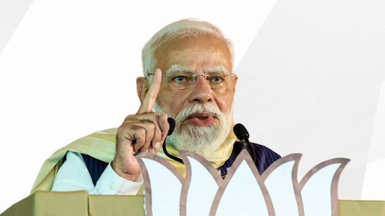 बंगालः पहले मतुआ दलितों के नाम वोटर लिस्ट से उड़ाए, अब मोदी-शाह भरोसा देने पहुंचे बंगालः पहले मतुआ दलितों के नाम वोटर लिस्ट से उड़ाए, अब मोदी-शाह भरोसा देने पहुंचे