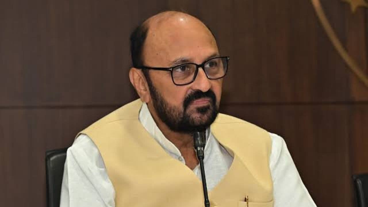 बच्चों की कविता पर UP के शिक्षा मंत्री की आपत्ति: मूर्खता या सांप्रदायिकता? बच्चों की कविता पर UP के शिक्षा मंत्री की आपत्ति: मूर्खता या सांप्रदायिकता?