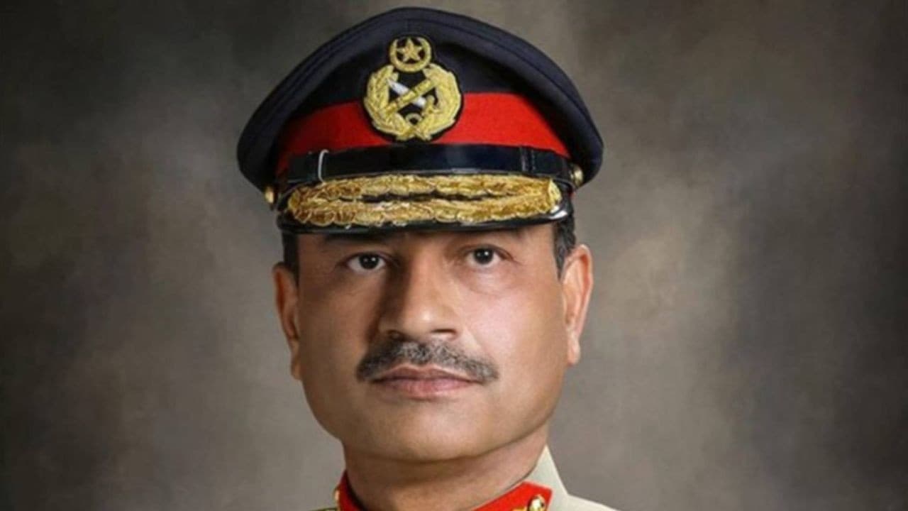 आसिम मुनीर को अधिक ताक़तवर बनाने के लिए पाकिस्तान के संविधान में संशोधन होगा? आसिम मुनीर को अधिक ताक़तवर बनाने के लिए पाकिस्तान के संविधान में संशोधन होगा?