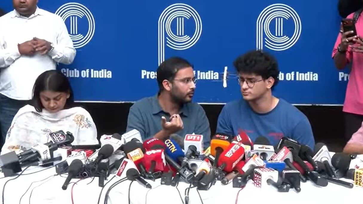 Live: 'तानाशाह' मोदी ने इमरजेंसी को भी पीछे छोड़ा, नागरिकों से जंग लड़ रही सरकार: CJP Live: 'तानाशाह' मोदी ने इमरजेंसी को भी पीछे छोड़ा, नागरिकों से जंग लड़ रही सरकार: CJP