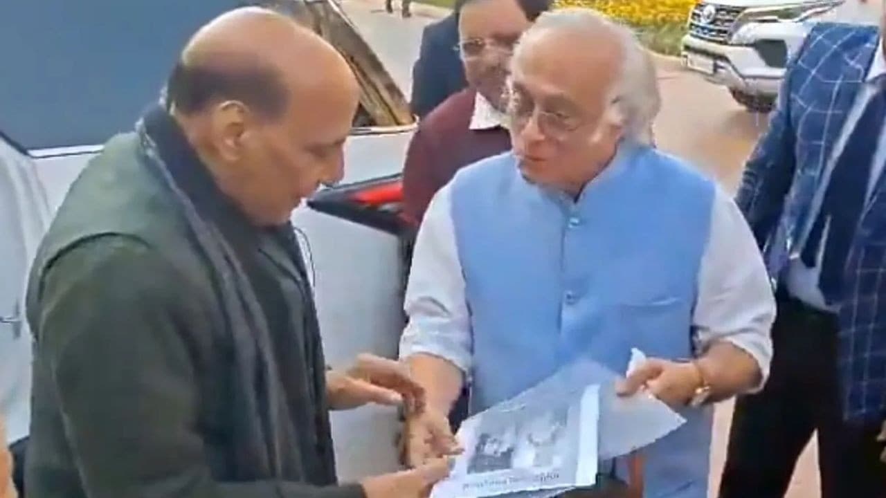 बाबरी मस्जिद और नेहरूः राजनाथ सिंह के 'झूठ' को इस तरह ध्वस्त किया कांग्रेस ने बाबरी मस्जिद और नेहरूः राजनाथ सिंह के 'झूठ' को इस तरह ध्वस्त किया कांग्रेस ने