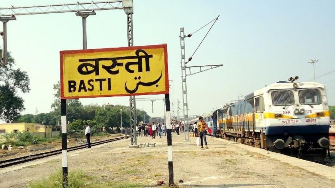 सांप्रदायिकता का बस्ती मॉडलः पत्रकार के परिवार को फर्जी मामले में फंसाया सांप्रदायिकता का बस्ती मॉडलः पत्रकार के परिवार को फर्जी मामले में फंसाया