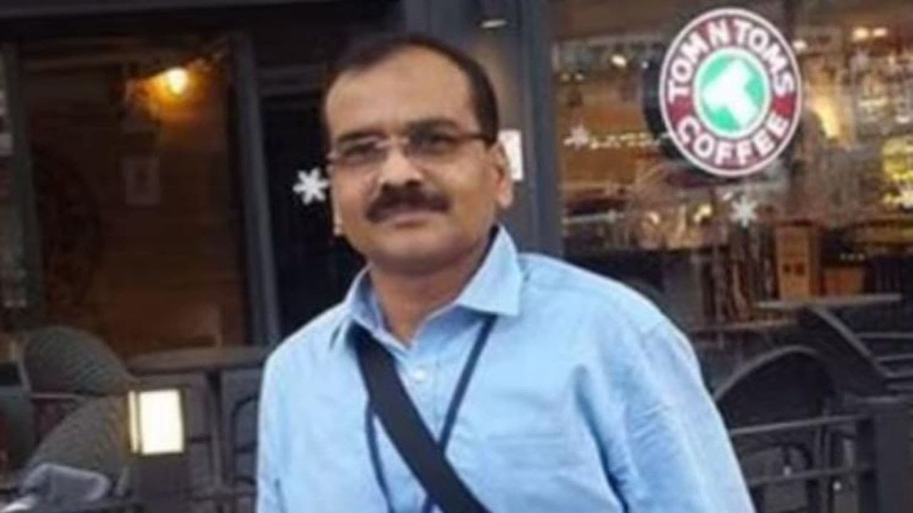 संघ का दबावः 'ब्राह्मणवाद' के खिलाफ बोलने वाला दलित अफसर होगा बर्खास्त संघ का दबावः 'ब्राह्मणवाद' के खिलाफ बोलने वाला दलित अफसर होगा बर्खास्त