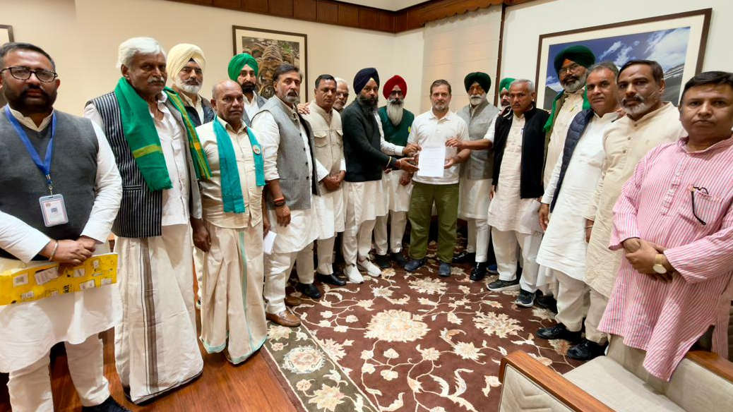 किसान यूनियनों के नेताओं से मिले राहुल; ट्रेड डील के ख़िलाफ़ आंदोलन शुरू होगा? किसान यूनियनों के नेताओं से मिले राहुल; ट्रेड डील के ख़िलाफ़ आंदोलन शुरू होगा?