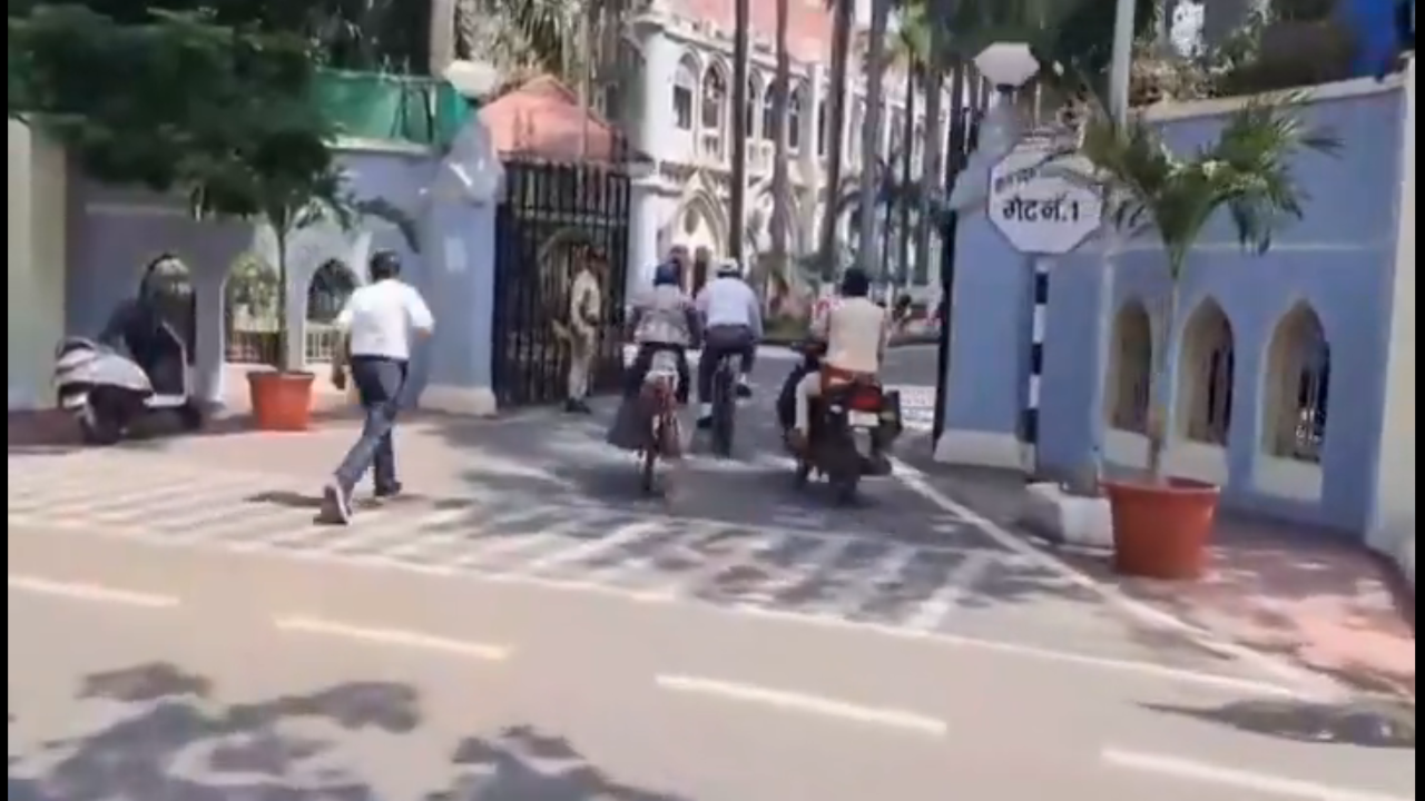 फिजूलखर्ची रोकने की मोदी अपील का जोरदार प्रचार, विपक्ष ने पूछा- चुनाव में कहां थे फिजूलखर्ची रोकने की मोदी अपील का जोरदार प्रचार, विपक्ष ने पूछा- चुनाव में कहां थे