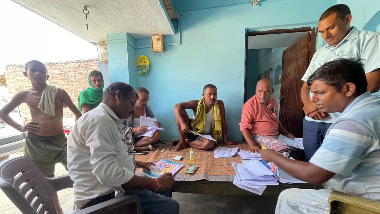 UP SIR: क्या वोटर लिस्ट से 2.89 करोड़ नाम कट जाएंगे, आयोग ने अब क्यों टाला प्रकाशन UP SIR: क्या वोटर लिस्ट से 2.89 करोड़ नाम कट जाएंगे, आयोग ने अब क्यों टाला प्रकाशन