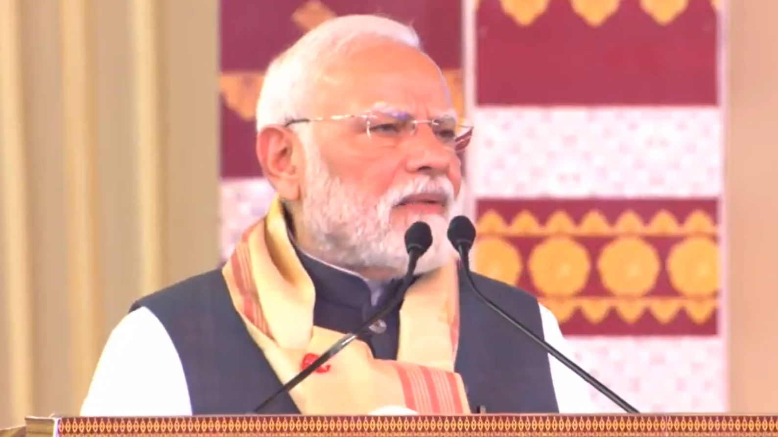 वन्दे मातरम् का मुद्दा क्यों छेड़ा? बीते 11 साल के सवालों के जवाब क्यों नहीं देते? वन्दे मातरम् का मुद्दा क्यों छेड़ा? बीते 11 साल के सवालों के जवाब क्यों नहीं देते?