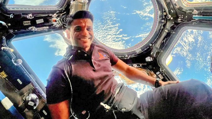 शुभांशु शुक्ला को अशोक चक्र, धर्मेंद्र को पद्म विभूषण, कई और हस्तियों को सम्मान शुभांशु शुक्ला को अशोक चक्र, धर्मेंद्र को पद्म विभूषण, कई और हस्तियों को सम्मान