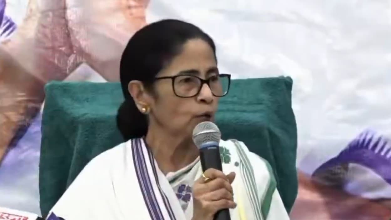 नंदीग्राम उपचुनाव में ममता बनर्जी ने अपने उम्मीदवार के नाम वापस लेने के बाद कांग्रेस का किया समर्थन नंदीग्राम उपचुनाव में ममता बनर्जी ने अपने उम्मीदवार के नाम वापस लेने के बाद कांग्रेस का किया समर्थन 