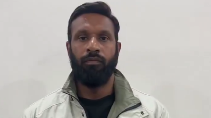 हाई कोर्ट ने FIR रद्द करने की जगह मोहम्मद दीपक के 'बोलने' पर ही क्यों लगा दी रोक? हाई कोर्ट ने FIR रद्द करने की जगह मोहम्मद दीपक के 'बोलने' पर ही क्यों लगा दी रोक?