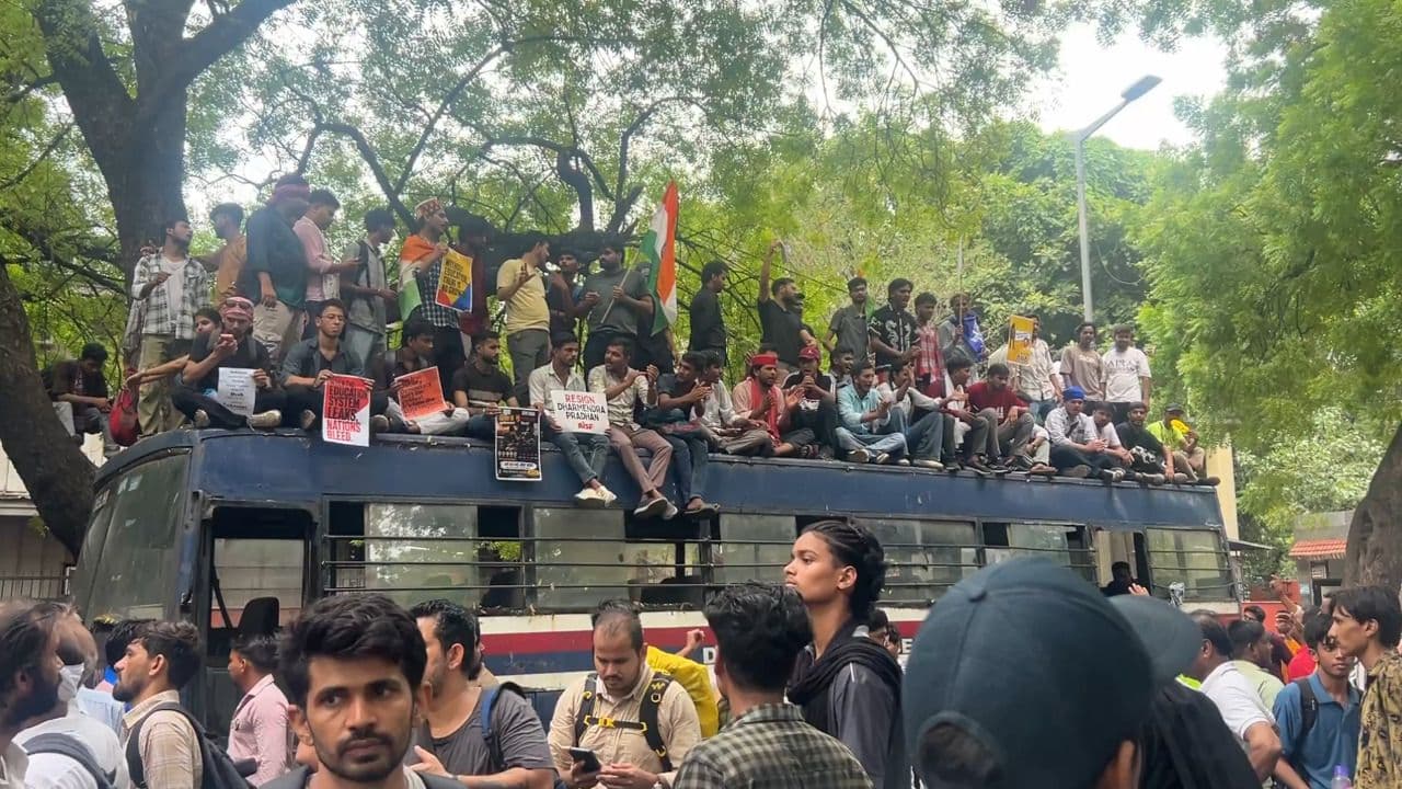 क्या युवाओं के आंदोलन से रुक जाएगा हिंदू राष्ट्र का राग? क्या युवाओं के आंदोलन से रुक जाएगा हिंदू राष्ट्र का राग?