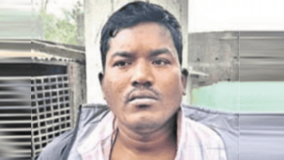 ओडिशा पादरी को पीटा, गोबर खिलाया, 'जय श्री राम' बुलवाने की कोशिश की... ओडिशा पादरी को पीटा, गोबर खिलाया, 'जय श्री राम' बुलवाने की कोशिश की...