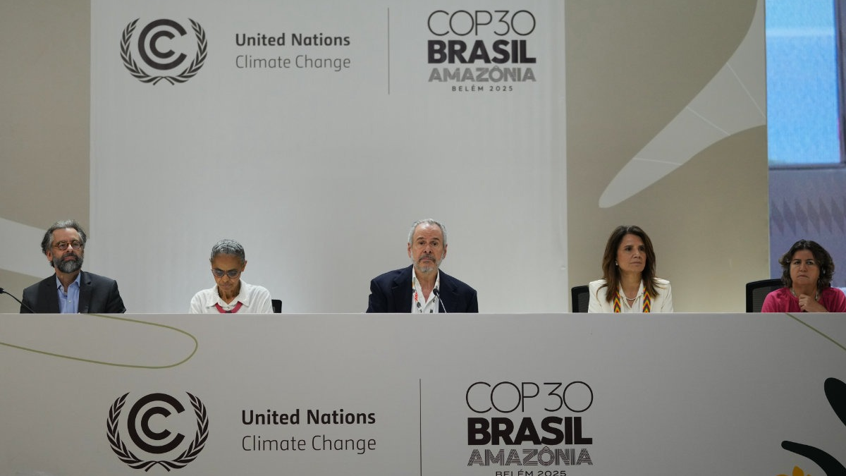 सीओपी30 में वनों की कटाई रोकने, जीवाश्म ईंधन कम करने का रोडमैप; पर कोई मानेगा भी? सीओपी30 में वनों की कटाई रोकने, जीवाश्म ईंधन कम करने का रोडमैप; पर कोई मानेगा भी?