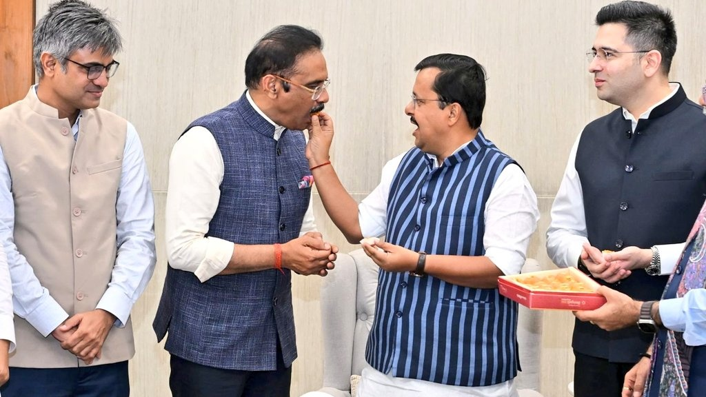 ऑपरेशन लोटसः राज्यसभा में AAP का सफाया, राघव चड्ढा समेत 7 सांसद बीजेपी में ऑपरेशन लोटसः राज्यसभा में AAP का सफाया, राघव चड्ढा समेत 7 सांसद बीजेपी में