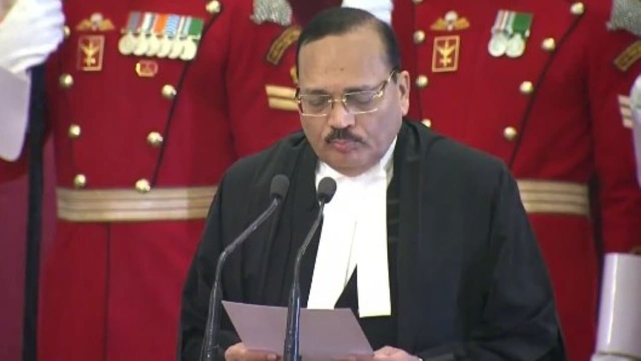 OBC कोटा पर सुनवाई में CJI बोले- समाज को जाति आधार पर नहीं बांटना चाहिए OBC कोटा पर सुनवाई में CJI बोले- समाज को जाति आधार पर नहीं बांटना चाहिए