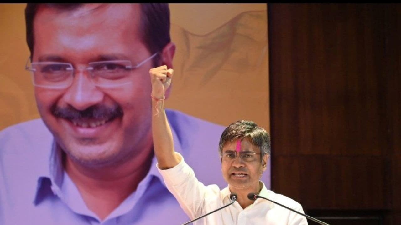 AAP में घमासानः भाजपा का वार, संदीप के जाने से ज्यादा चिन्ता, पंजाब में गिरेगी सरकार? AAP में घमासानः भाजपा का वार, संदीप के जाने से ज्यादा चिन्ता, पंजाब में गिरेगी सरकार?