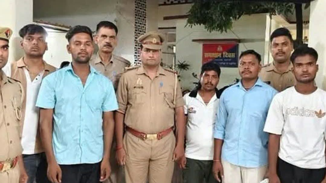 वाराणसी: चिकन-शराब पार्टी के आरोपियों को 24 घंटे में जमानत, इफ्तार मामले में 2 महीने जेल वाराणसी: चिकन-शराब पार्टी के आरोपियों को 24 घंटे में जमानत, इफ्तार मामले में 2 महीने जेल
