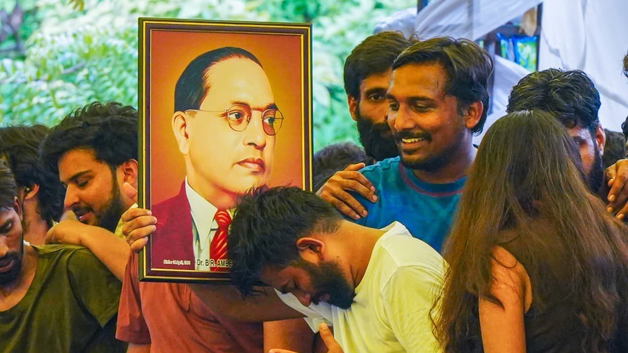 जंतर मंतर से लौटने लगे प्रदर्शनकारी, भीड़ कम हुई जंतर मंतर से लौटने लगे प्रदर्शनकारी, भीड़ कम हुई