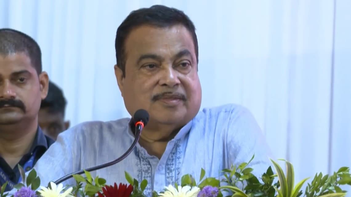 गडकरी पहले बोले 'अब इतना काम नहीं कर पाउँगा', रिटायरमेंट की अटकलें लगीं तो अब दी सफाई गडकरी पहले बोले 'अब इतना काम नहीं कर पाउँगा', रिटायरमेंट की अटकलें लगीं तो अब दी सफाई
