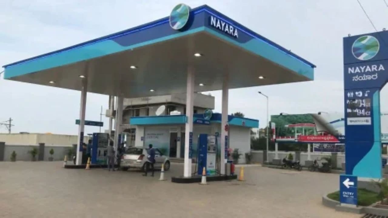 प्राइवेट तेल कंपनी ने पेट्रोल-डीज़ल के रेट बढ़ाए, कई शहरों में फ्यूल, एलपीजी की स्थिति खराब प्राइवेट तेल कंपनी ने पेट्रोल-डीज़ल के रेट बढ़ाए, कई शहरों में फ्यूल, एलपीजी की स्थिति खराब