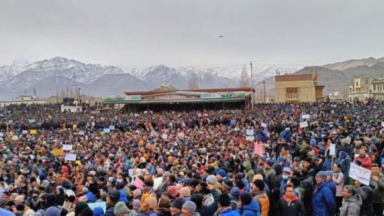 लद्दाखी प्रतिनिधिमंडल -केंद्र की वार्ता 22 अक्टूबर को: समाधान होगा या तनाव बढ़ेगा, संकेत क्या? लद्दाखी प्रतिनिधिमंडल -केंद्र की वार्ता 22 अक्टूबर को: समाधान होगा या तनाव बढ़ेगा, संकेत क्या?