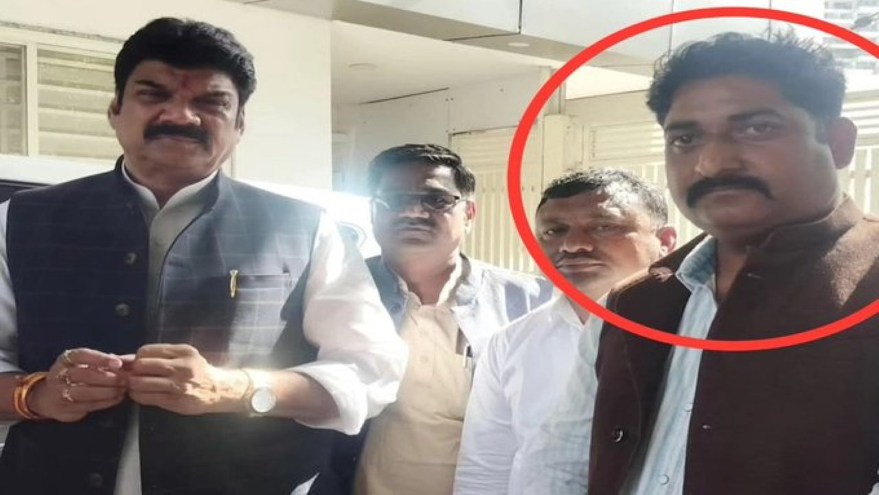 गुना में थार से कुचलकर किसान की हत्या, बेटियों के कपड़े फाड़े, दबंग बीजेपी नेता पर FIR गुना में थार से कुचलकर किसान की हत्या, बेटियों के कपड़े फाड़े, दबंग बीजेपी नेता पर FIR