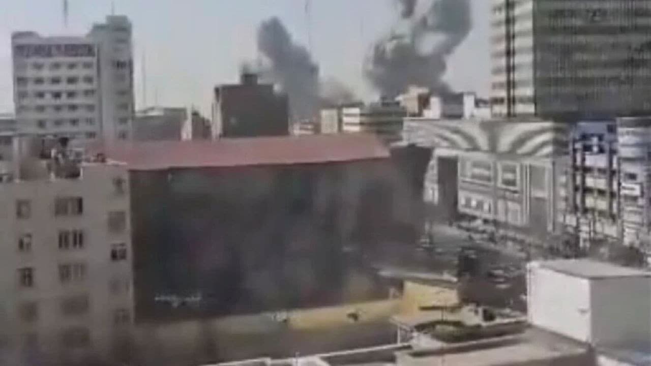 Live इसराइल-यूएस का ईरान पर हमला, कई शहरों पर निशाना, ट्रंप ने ये कहा Live इसराइल-यूएस का ईरान पर हमला, कई शहरों पर निशाना, ट्रंप ने ये कहा